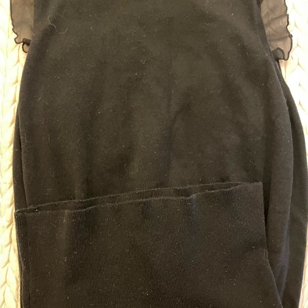 RUFFLE front black top - Picture 2 of 3
